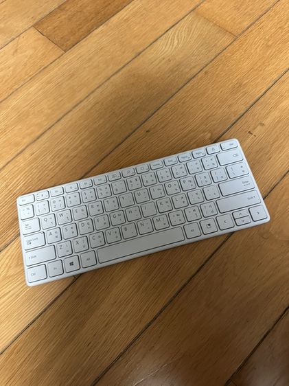 [มือสอง] MICROSOFT BLUETOOTH COMPACT KEYBOARDDESIGNER (TH/EN)
