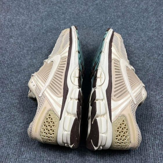 รองเท้า NIKE เบอร์ 41 cm 26.5 คนเท้า 26-27 cm ใส่ได้ครับ สภาพดีมาก พื้นเต็ม ทรงสวย น้ำหนักเบามาก รูปที่ 3