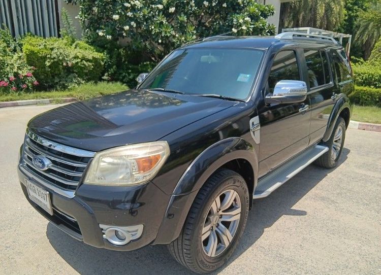 รถ Ford Everest 2.5 LTD TDCI สี ดำ