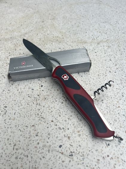 มีดสวิส VICTORINOX มีดพับ มีดพกเอนกประสงค์ของแท้100% ไม่เคยใช้งาน เคยเป็นตัวแทนจำหน่าย ต้องการเคลียร์สต๊อก (ราคาขายในห้าง 2,400)