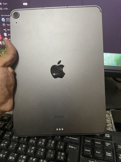 ขาย iPad air5 64g cellular. สุขภาพแบต79 มีแค่เครื่อง ตำหนิ บอดี้มีรอยเคสกัด ใช้งานปกติ ราคา 8900 บาท นัดรับกทม