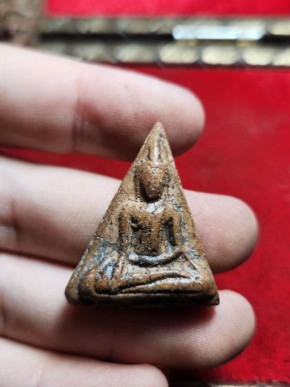 พระเนื้อดินองค์ละ250