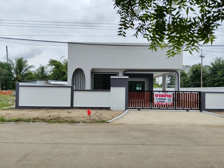 มีบางส่วน 2026 บ้านเดี่ยว พร้อมอยู่ ใกล้วัดหนองไทร พนัสนิคม รูปที่ 2