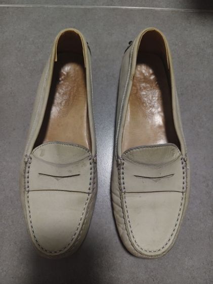 ขายรองเท้า Tod's สีเทา เบอร์38 มือสอง มีตำหนิตามรูปค่ะ