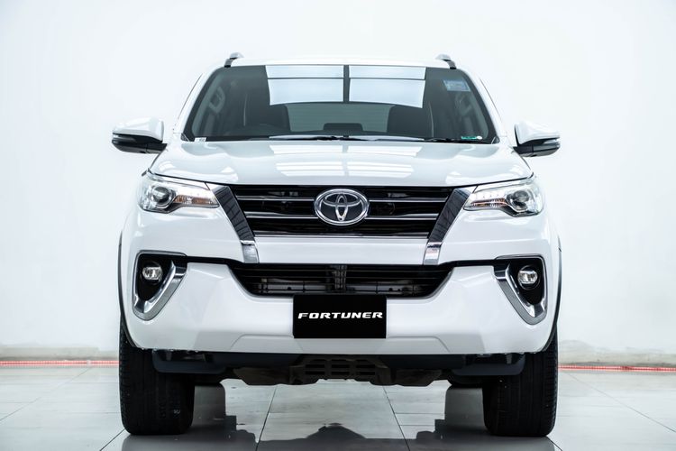 Toyota Fortuner 2019 2.4 V Utility-car ดีเซล ไม่ติดแก๊ส เกียร์อัตโนมัติ ขาว รูปที่ 4