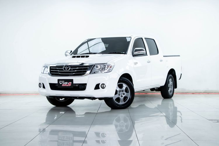 รถ Toyota Hilux Vigo 2.5 G สี ขาว