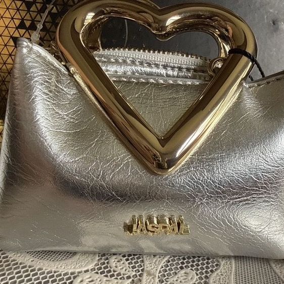 JASPAL THE MINI HEART BAG สีเงินเมทัลลิก ของใหม่ ติดป้าย