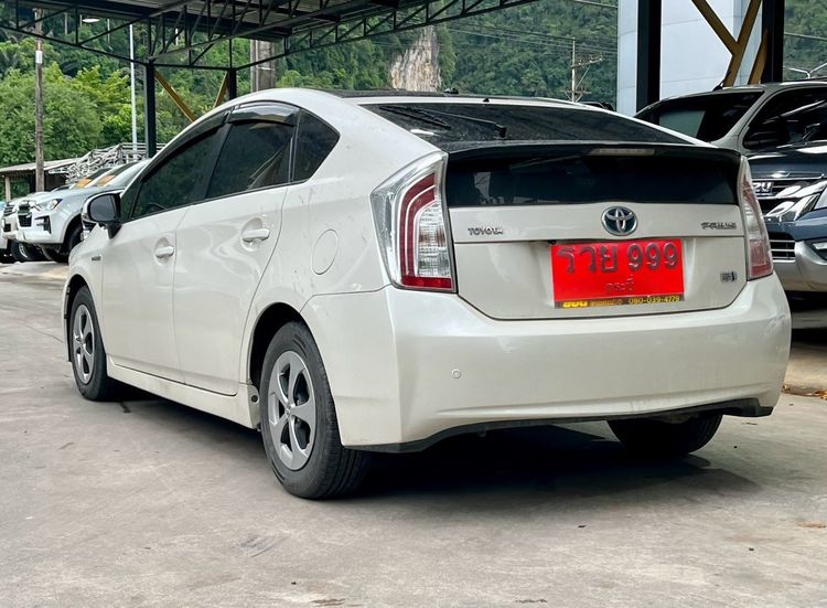 Toyota Prius 2012 1.8 Hybrid Top Grade Sedan ไฮบริด ไม่ติดแก๊ส เกียร์อัตโนมัติ ขาว รูปที่ 4