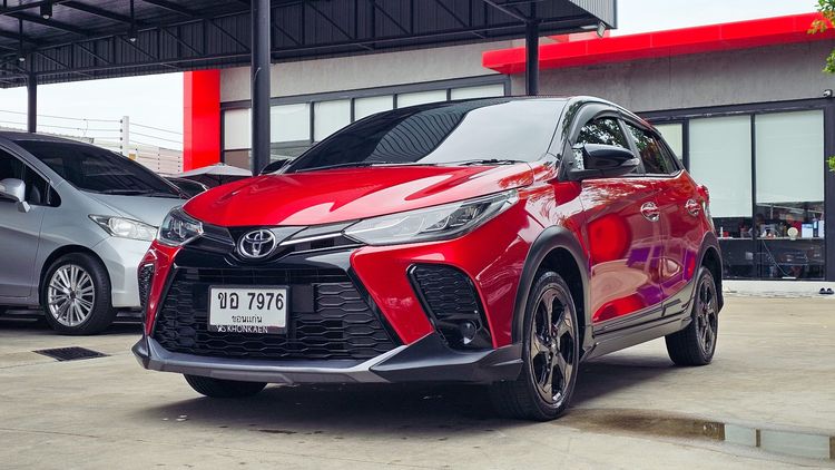รถ Toyota Yaris 1.2 Sport สี แดง