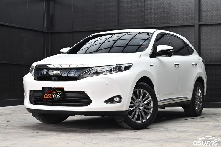 รถ Toyota Harrier 2.5 Hybrid Premium สี ขาว