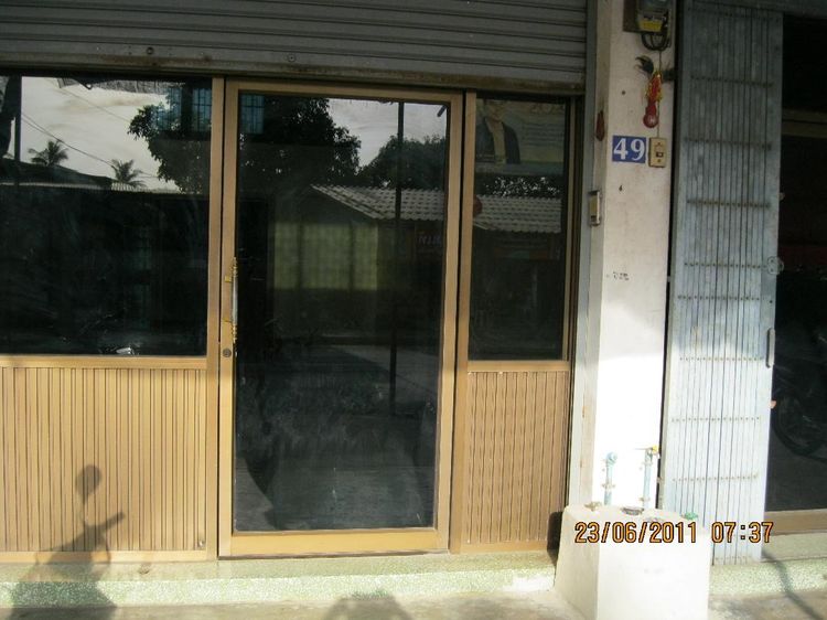 เช่าอาคารพาณิชย์ 3.5 ชั้น ริมถนน ใกล้ตลาดนครปฐม ใกล้องค์พระปฐมเจดีย์ ใกล้มหาวิทยาลัยศิลปากร ใกล้พระราชวังสนามจันทร์ เขตเทศบาลนครปฐม