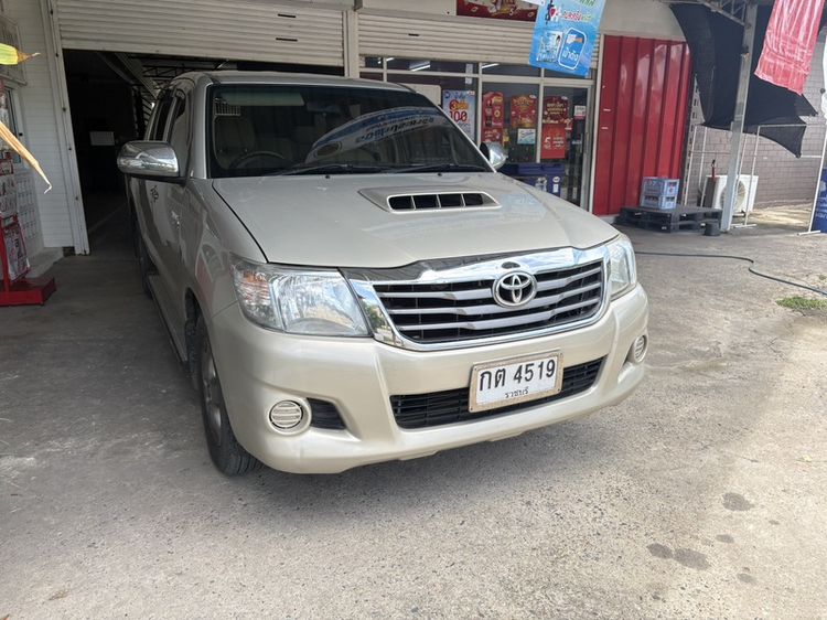 รถ Toyota Hilux Vigo Champ Double Cab 2.5 E VNT สี บรอนซ์ทอง