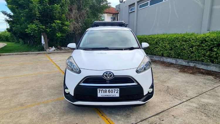 รถ Toyota Sienta 1.5 G สี ขาว