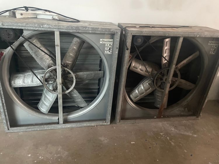ขายพัดลม AF 36 C3S ไฟสามเฟส มือสอง พร้อมฮูดพัดลม(สั่งทำขนาดเท่าพัดลม) ชุดละ 6500 มีสองชุด