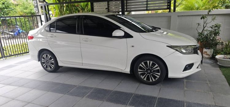 Honda City 2017 1.5 S i-VTEC Sedan เบนซิน ขาว รูปที่ 3