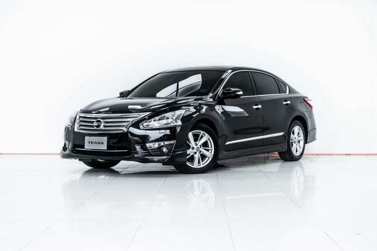 รถ Nissan Teana 2.5 XV สี ดำ