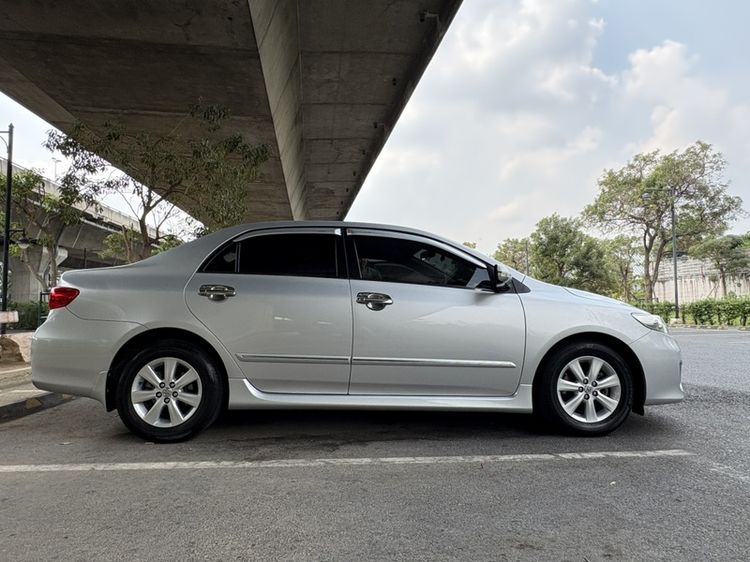รถ Toyota Altis 1.6 E CNG สี บรอนซ์เงิน