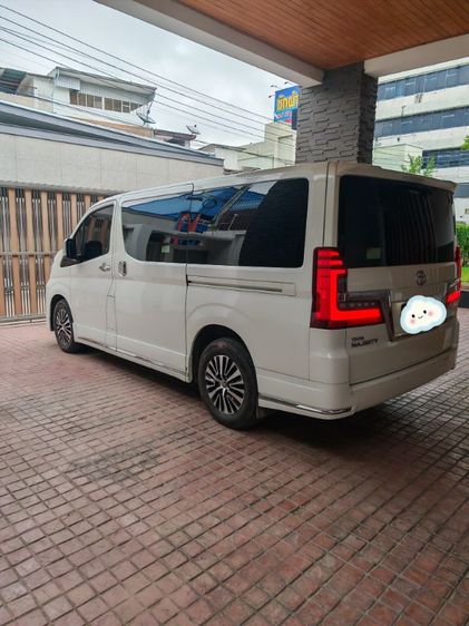 Toyota Majesty 2020 2.8 Premium Van ดีเซล ไม่ติดแก๊ส เกียร์อัตโนมัติ ขาว รูปที่ 4