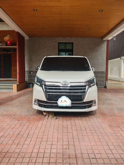 รถ Toyota Majesty 2.8 Premium สี ขาว