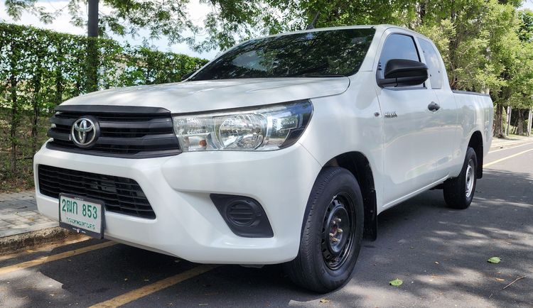 รถ Toyota Hilux Revo 2.4 J สี ขาว