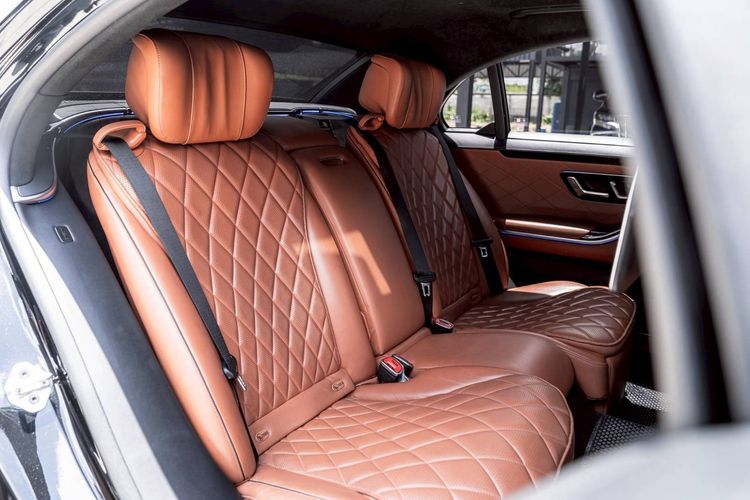 Mercedes-Benz S-Class 2022 S580e Sedan เบนซิน ดำ รูปที่ 4