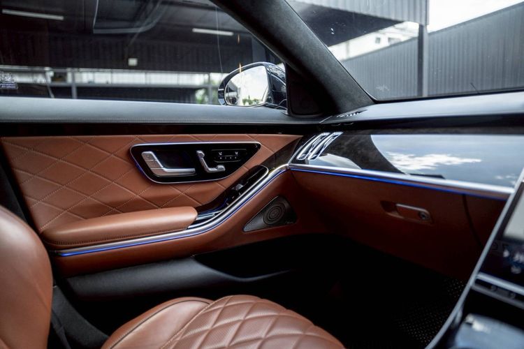 Mercedes-Benz S-Class 2022 S580e Sedan เบนซิน ดำ รูปที่ 2