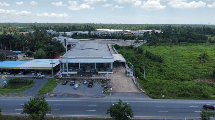 ใช่ ขายโชร์รูมรถขนาดใหญ่ที่สุราษฎร์ธานี รูปที่ 2