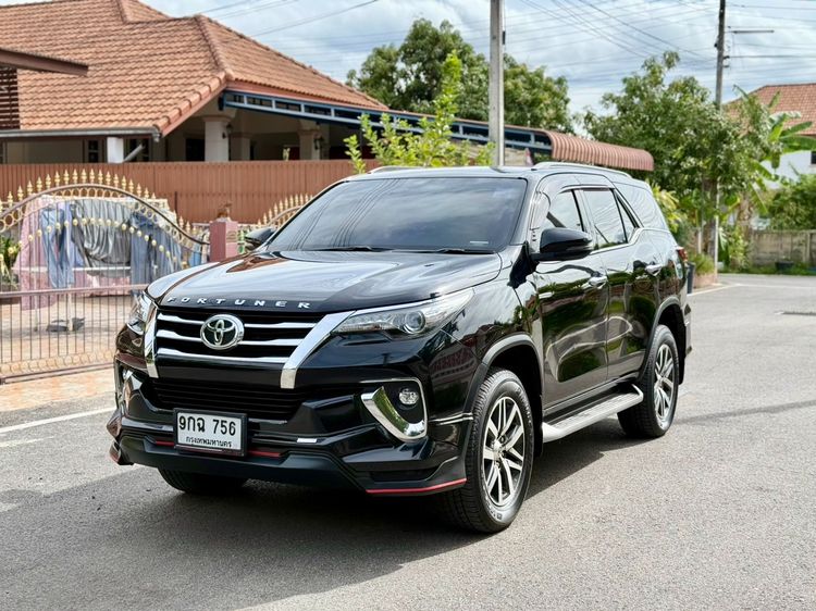 Toyota Fortuner 2018 2.8 V Utility-car ดีเซล ไม่ติดแก๊ส เกียร์อัตโนมัติ ดำ