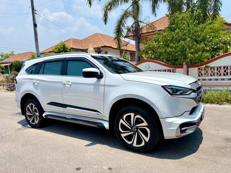 Isuzu MU-X 2021 3.0 Ultimate AT 4WD Utility-car ดีเซล ไม่ติดแก๊ส เกียร์อัตโนมัติ ขาว รูปที่ 4