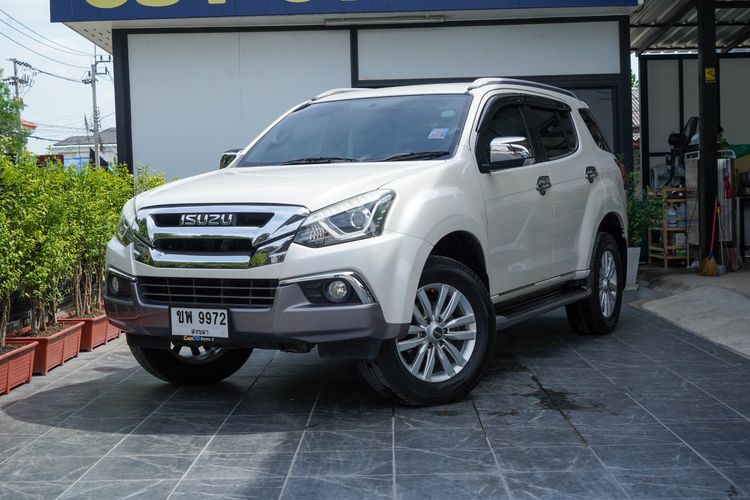 รถ Isuzu MU-X 1.9 สี ขาว
