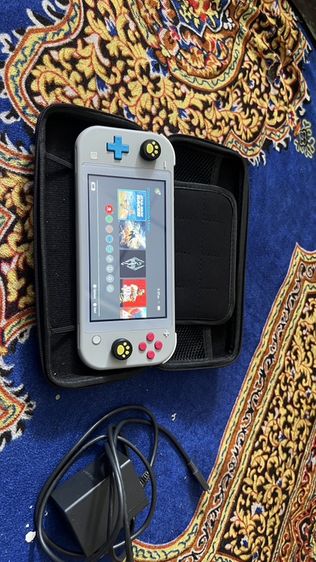 Nintendo Switch Lite + เกม(ในเครื่อง)