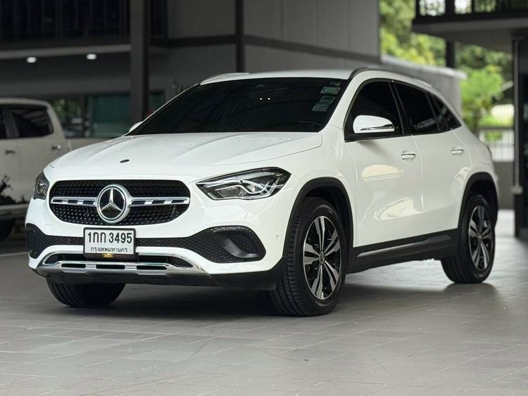 รถ Mercedes-Benz GLA-Class GLA200 สี ขาว