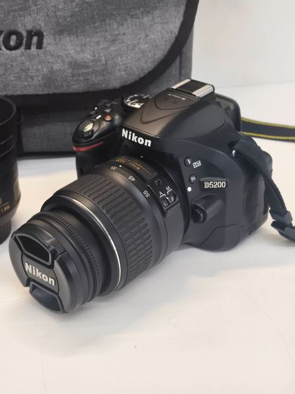 อื่นๆ ไม่กันน้ำ Nikon D5200 พร้อมเลนส์ 18-55mm กล้อง DSLR มือสอง จอพับได้ พร้อมใช้งาน
