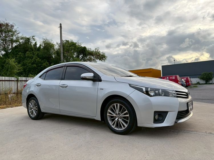 Toyota Altis 2014 1.8 E Sedan เบนซิน LPG เกียร์อัตโนมัติ บรอนซ์เงิน