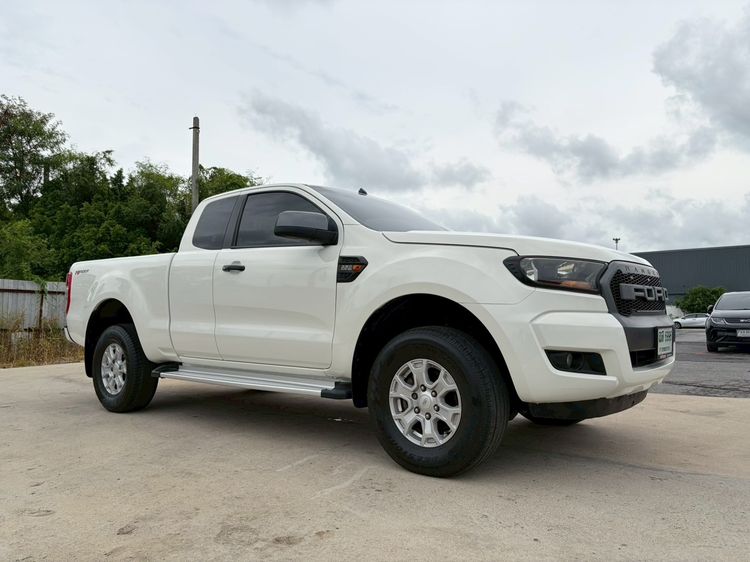 รถ Ford Ranger 2.2 Hi-Rider XLT สี ขาว