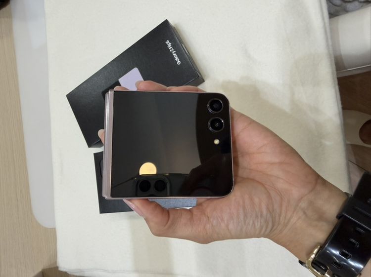 Samsung Flip5  512GB สีม่วง สภาพ90% รูปที่ 9