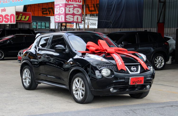 รถ Nissan Juke 1.6 V สี ดำ