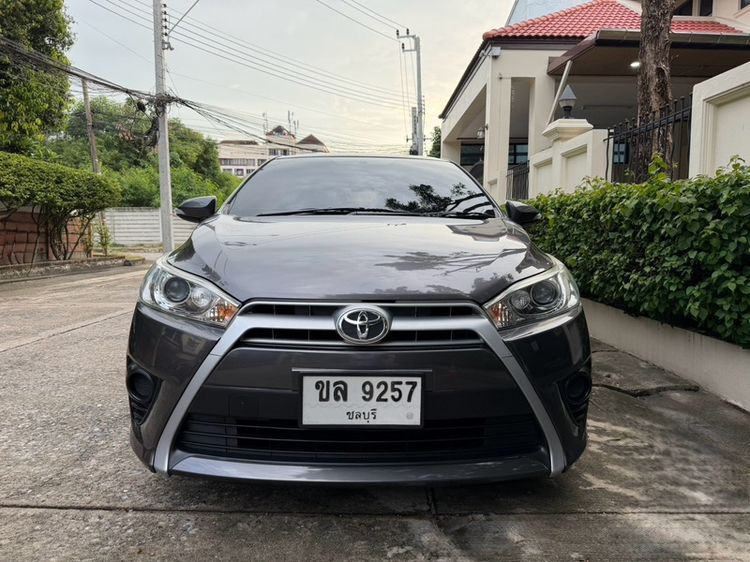 รถ Toyota Yaris 1.2 G สี เทา