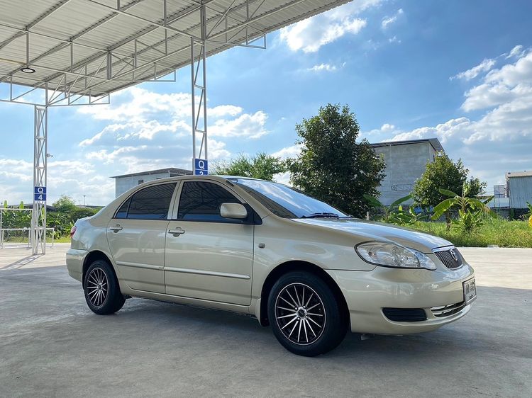 รถ Toyota Altis 1.6 E สี บรอนซ์ทอง