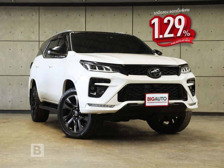 Toyota Fortuner 2023 2.8 GR Sport Black Top 4WD Utility-car ดีเซล ไม่ติดแก๊ส เกียร์อัตโนมัติ ขาว