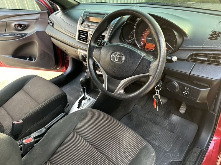 Toyota Yaris 2016 1.2 E Sedan เบนซิน เกียร์อัตโนมัติ แดง รูปที่ 3