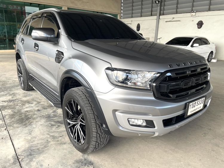 รถ Ford Everest 2.0 Titanium Plus สี เทา