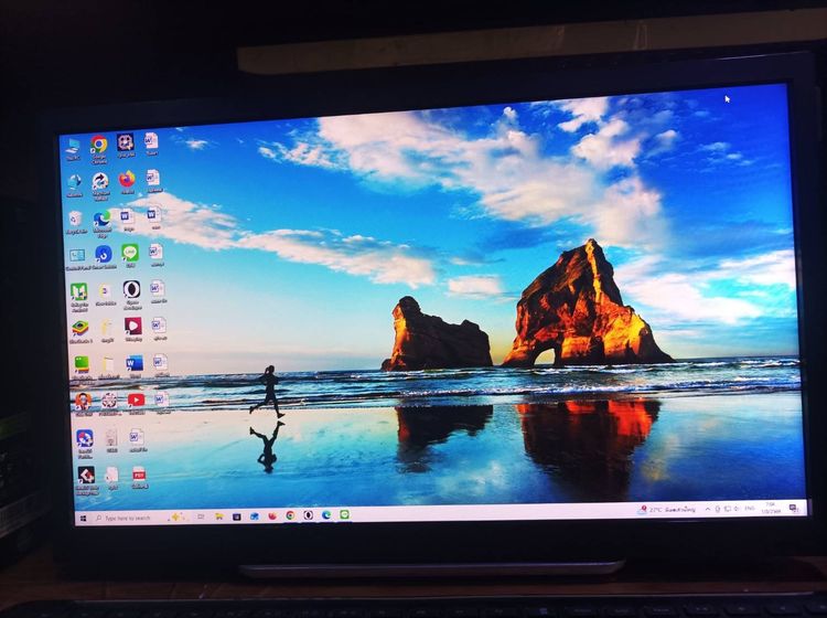 ถูกๆจอ SAMSUNG 22นิ้ว ต่อแลน ไวไฟได้ ส่งภาพจากมือถือขึ้นจอได้ มีช่องต่อ hdmi vga usb ลำโพงในตัว มีรีโมทให้ ขาย 777 บาท  รูปที่ 2