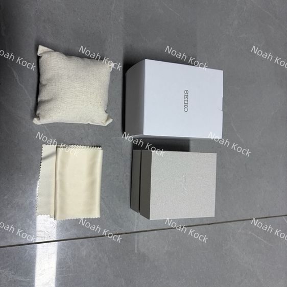 อื่นๆ กล่องนาฬิกา Seiko ของแท้ 100% ครบชุด ของใหม่มือหนึ่ง (เฉพาะกล่อง ไม่รวมนาฬิกา)