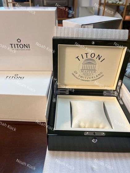 อื่นๆ กล่องนาฬิกา Titoni ของแท้ 100% ของใหม่มือหนึ่ง สภาพดีเยี่ยม (เฉพาะกล่อง ไม่รวมนาฬิกา)