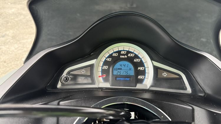 HONDA PCX 150 LED เครื่องดีมากสีสวยมากต้องมาดูของจริงมีสถานที่ให้ทดลองขับขี่ก่อนซื้อ รูปที่ 4