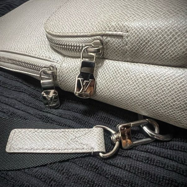Louis Vuitton Avenue Sling Bag รูปที่ 7