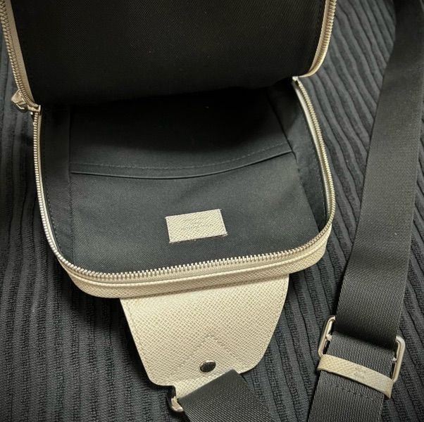 Louis Vuitton Avenue Sling Bag รูปที่ 11