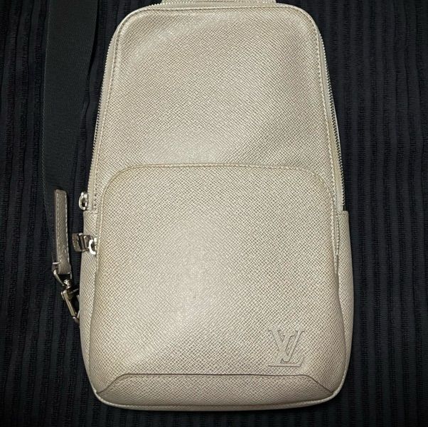 Louis Vuitton Avenue Sling Bag รูปที่ 3