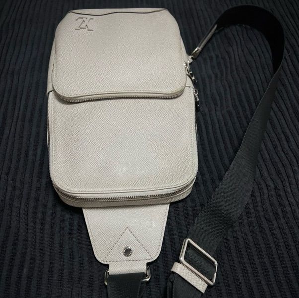 Louis Vuitton Avenue Sling Bag รูปที่ 9
